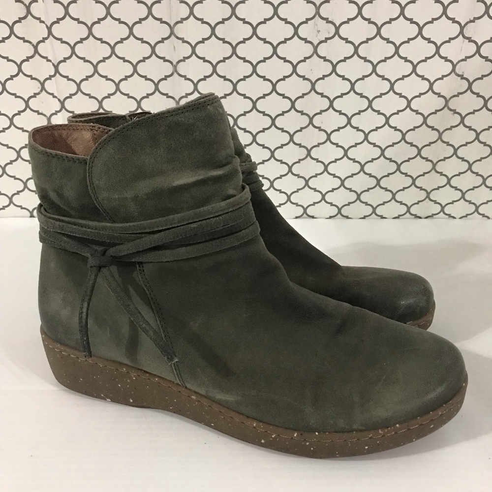 Dansko Women's Olive Green Suede Ankle Boots Size 41
